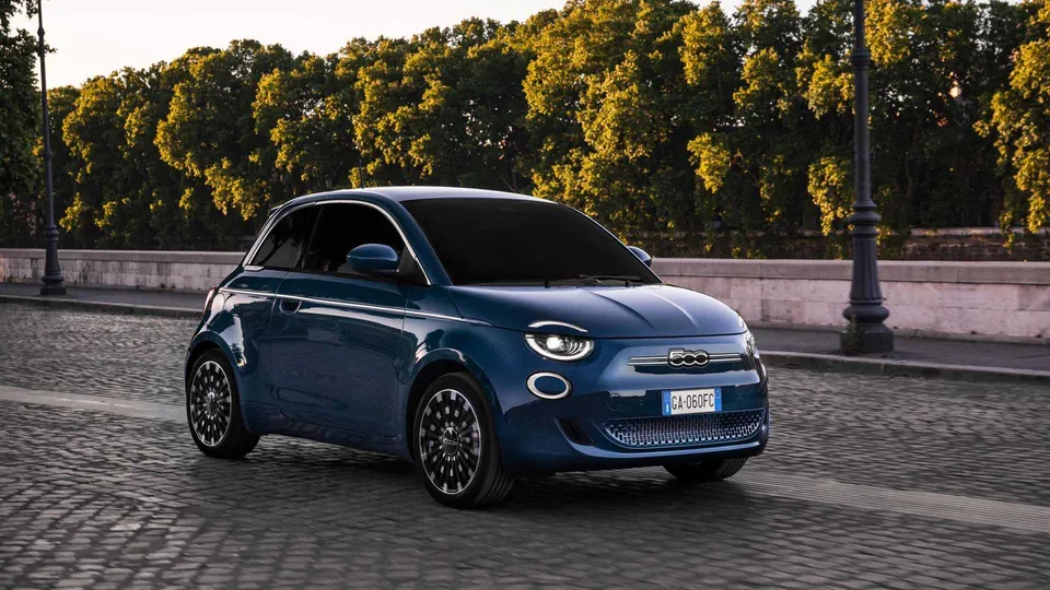 FIAT 500e von vorne