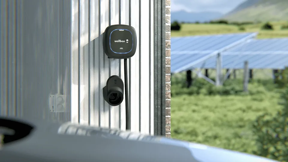 Wallbox vor PV-Anlage Wallbox vor PV-Anlage