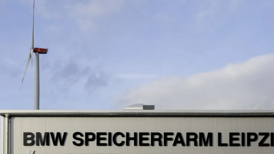 BMW Speicherfarm mit Windrad BMW Speicherfarm mit Windrad
