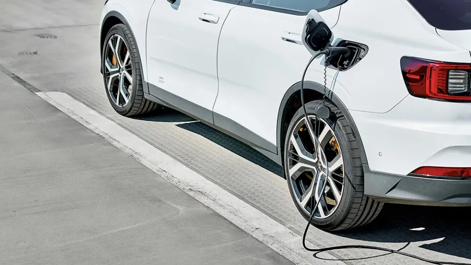 Polestar 2 mit Continentalreifen Polestar 2 mit Continentalreifen
