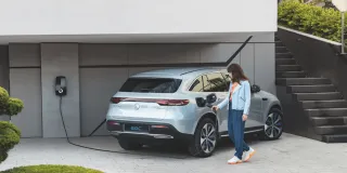 Intelligente Wallbox EvBox Elvi Wlan mit Mercedes EQC