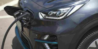 Kia e-Niro Dienstwagen zuhause laden von Vorne