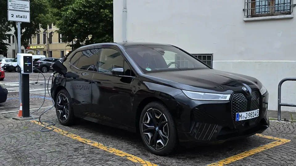 BMW Charging Ladetarif Juli 2024 mit BMW iX BMW Charging Ladetarif Juli 2024 mit BMW iX