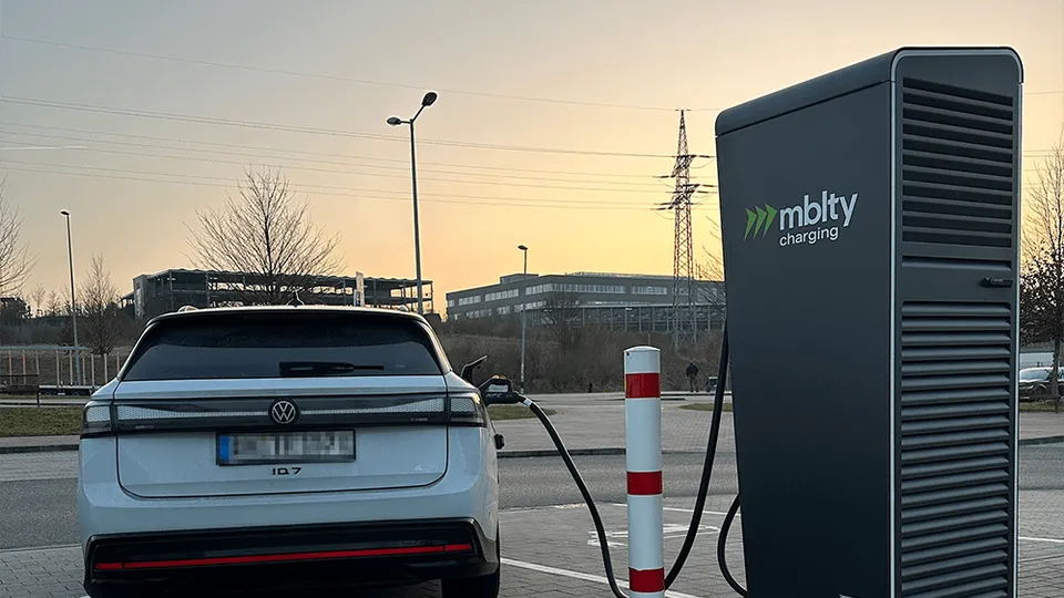 mblty Ladestation mit VW ID.7 Tourer