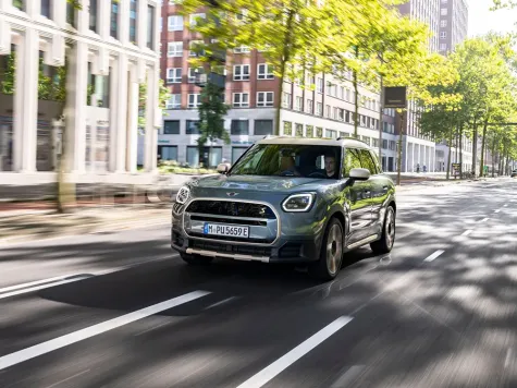 MINI Countryman Electric bei der Fahrt MINI Countryman Electric bei der Fahrt