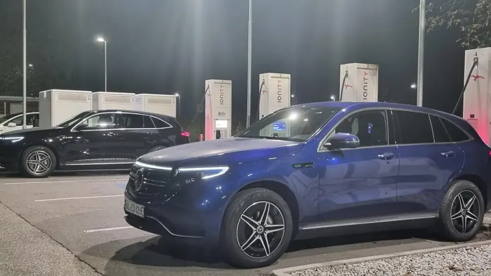 Mercedes EQC als Tesla Model Y Alternativ Mercedes EQC als Tesla Model Y Alternativ
