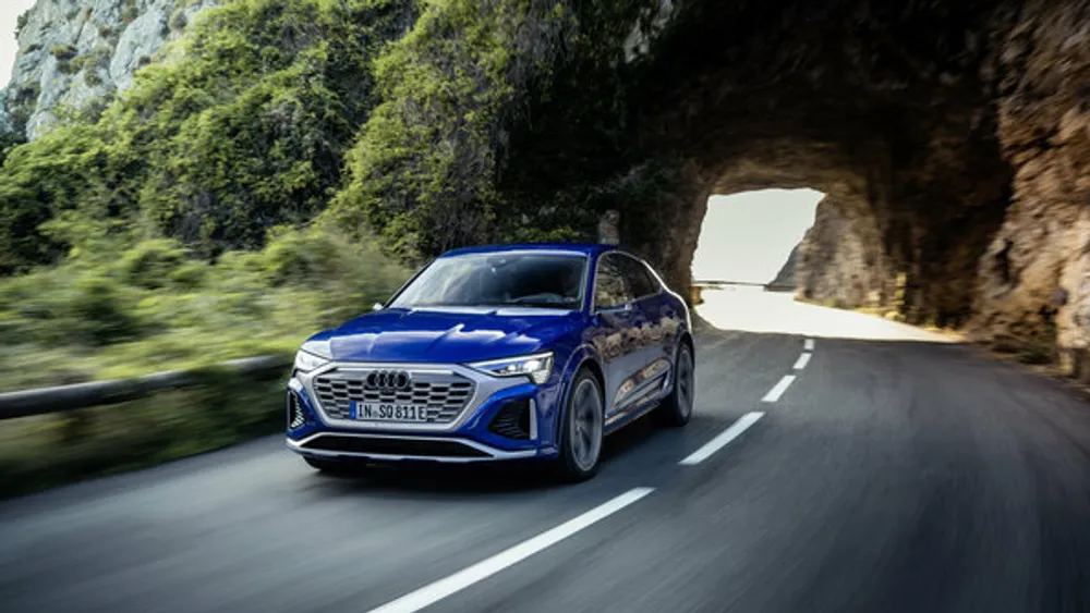 Audi Q8 Sportback e-tron 50 quattro Audi Q8 Sportback e-tron 50 quattro