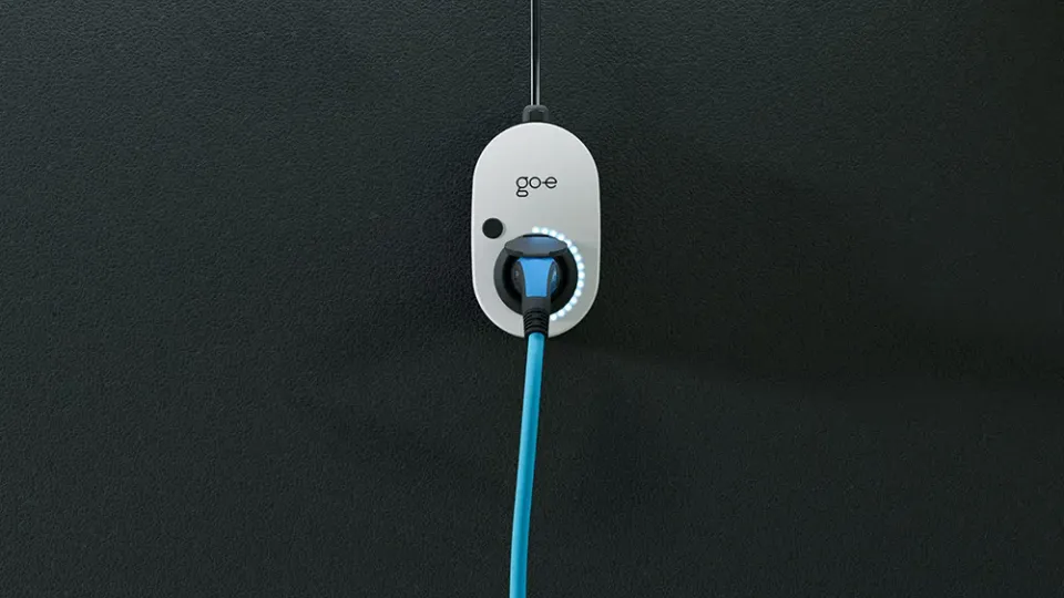 neuer go-e Charger Gemini 11 kW an der Wand neuer go-e Charger Gemini 11 kW an der Wand