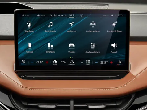 Skoda Enyaq iV Elektroauto in der Farbe türkis Ansicht Navigationsgerät Skoda Enyaq iV Elektroauto in der Farbe türkis Ansicht Navigationsgerät