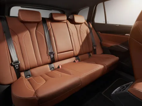 Skoda Enyaq iV Elektroauto in der Farbe türkis Ansicht des Innenraums und der Sitze Skoda Enyaq iV Elektroauto in der Farbe türkis Ansicht des Innenraums und der Sitze