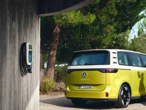 VW ID.Buzz beim Laden VW ID.Buzz beim Laden