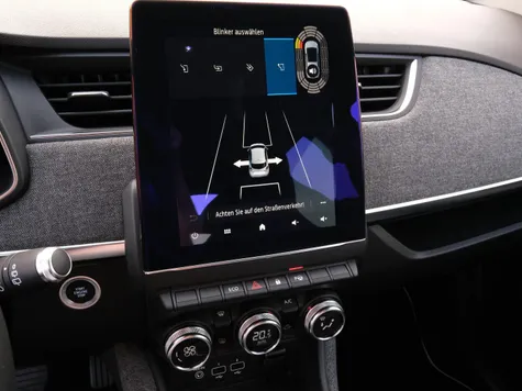Renault Zoe Elektroauto in der Farbe schwarz Ansicht des Cockpits Navigation und Display Renault Zoe Elektroauto in der Farbe schwarz Ansicht des Cockpits Navigation und Display