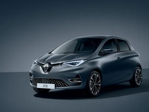 Renault Zoe Elektroauto in der Farbe schwarz Ansicht von schräg Vorne im Studio Renault Zoe Elektroauto in der Farbe schwarz Ansicht von schräg Vorne im Studio