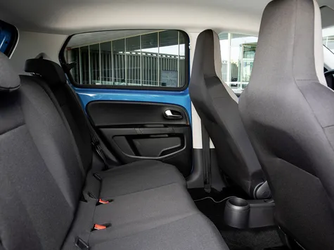 VW e-Up Elektroauto in der Farbe rot Ansicht von Innen und der Sitze VW e-Up Elektroauto in der Farbe rot Ansicht von Innen und der Sitze